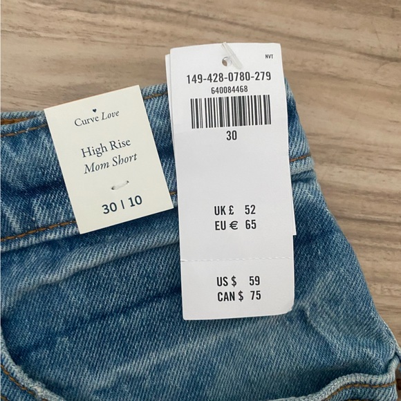 NWT Abercrombie & Fitch Curve Love High Rise Mom Short - Picture 4 of 4